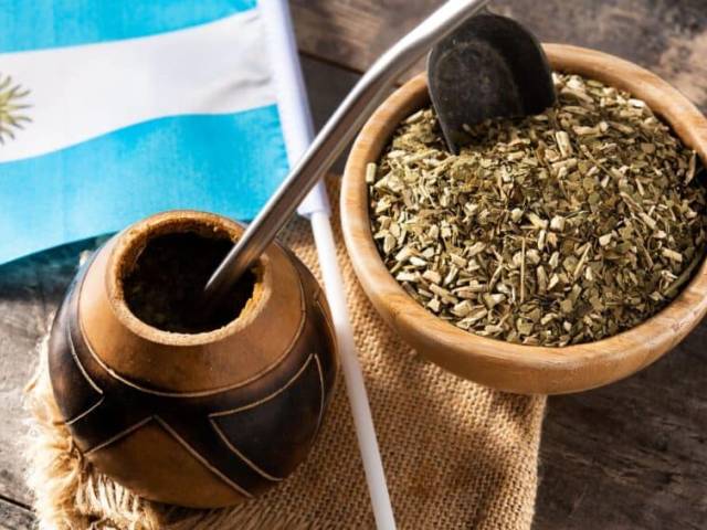 Yerba mate: jak pić, ile ma kofeiny i jak wybrać pierwszą